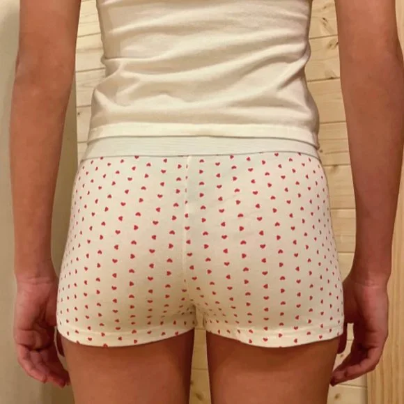 Brandy Melville Heart Pattern Boy Shorts - Picture 4 of 5